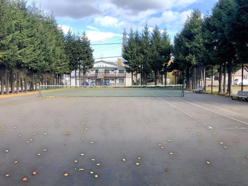 平岡公園テニスコート　c