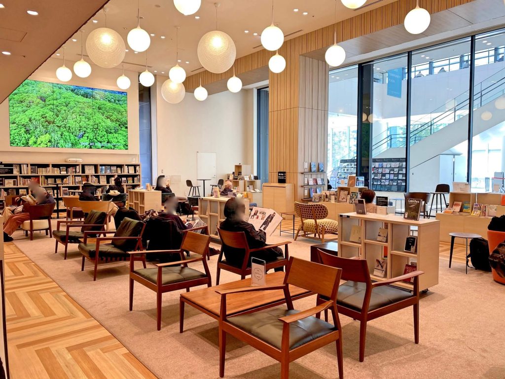 札幌図書情報館　１階