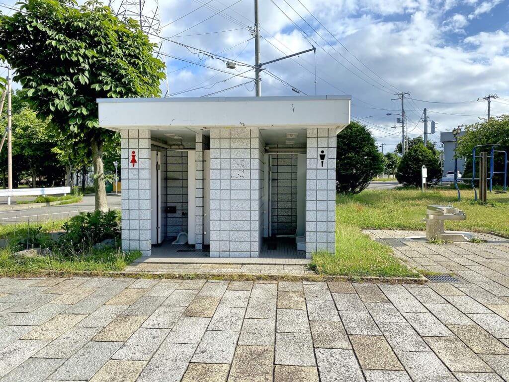 平岡東公園トイレ