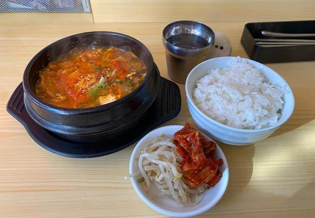 韓国厨房 スンドゥブチゲ